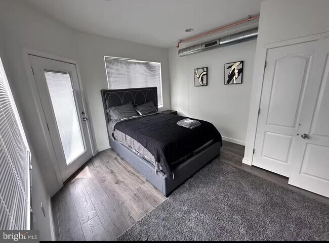 Photo - 117 W Girard Ave Unit 1