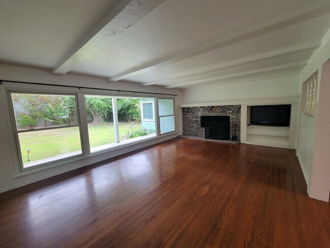 Photo - 5616 S Holt Ave