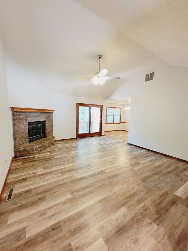 Photo - Super Cute in Great Southeast Location - O...