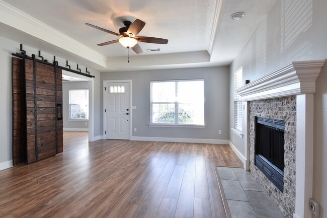 Photo - 701 Earls Ct