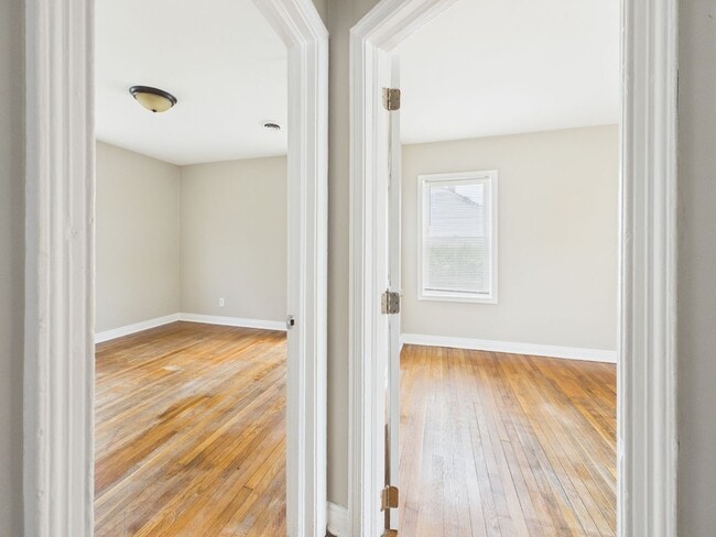 Photo - 2907 Creighton Rd