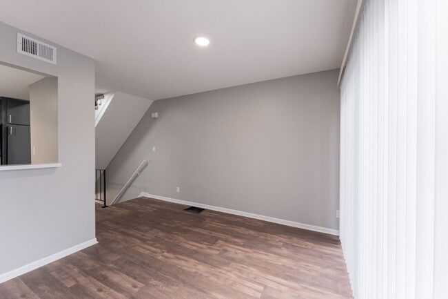 Photo - Wornall Place Apartments