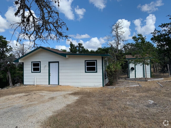 Building Photo - Unique 2/1 in quiet neighborhood Rental