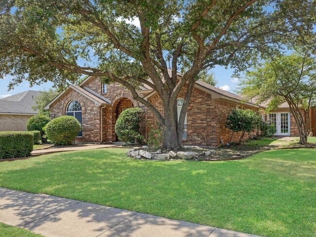 Photo - 823 Ashley Pl