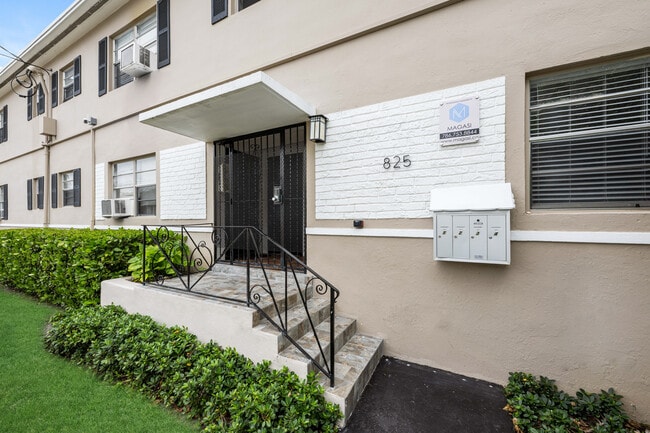 Photo - 821-825 SW 5th St