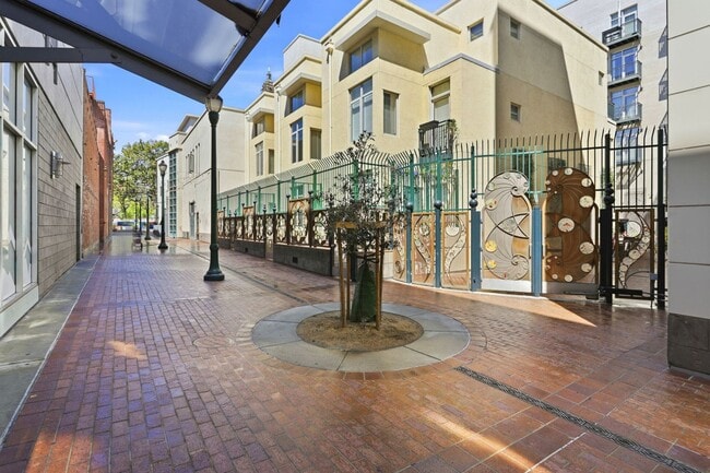 Photo - Downtown Living at its Best. Unidad 203