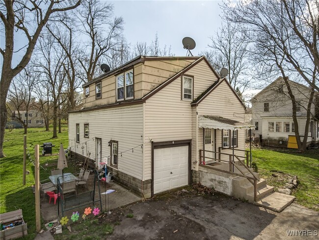 Building Photo - 8521 Sheridan Dr Rental