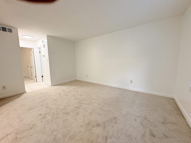 Photo - 1530 Live Oak Dr Unidad B3