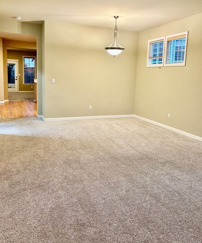 Photo - 4 Bed / 2.5 Bath Kirkland single family ho...
