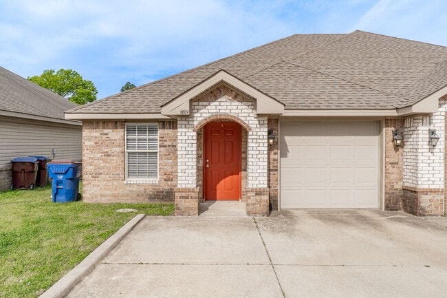 2755 Oakview Rd