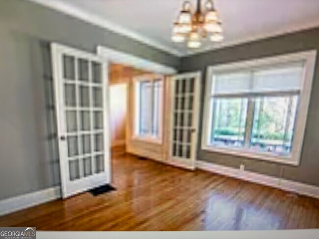Photo - 707 Cumberland Rd NE