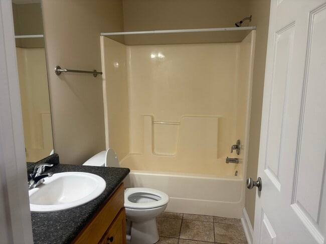 Photo - 112 Lakeview Commons Dr