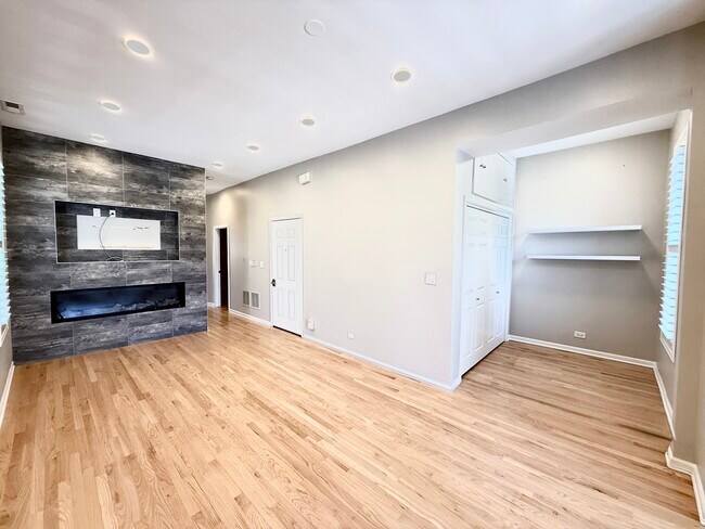 Photo - 1905 W Huron St Unidad 2