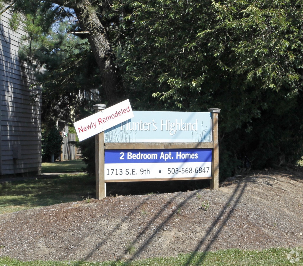 Hunter Highlands - Hunter Highlands