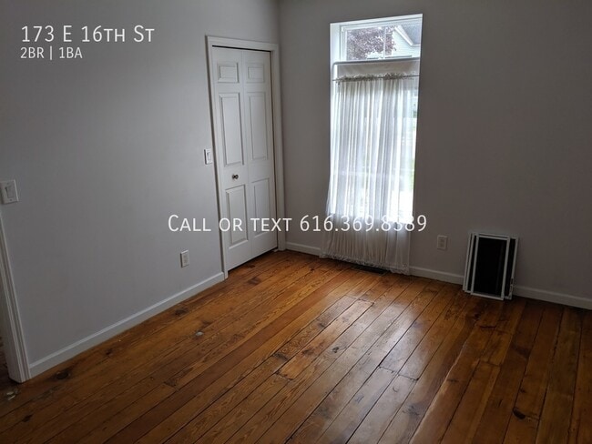 Photo - 173 E 16th St