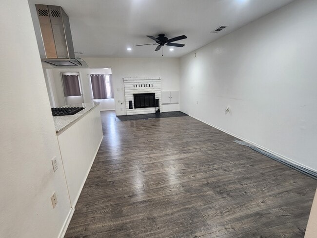 Photo - 678 W Henderson Ave