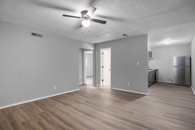 Photo - 865 S Douglas Ave