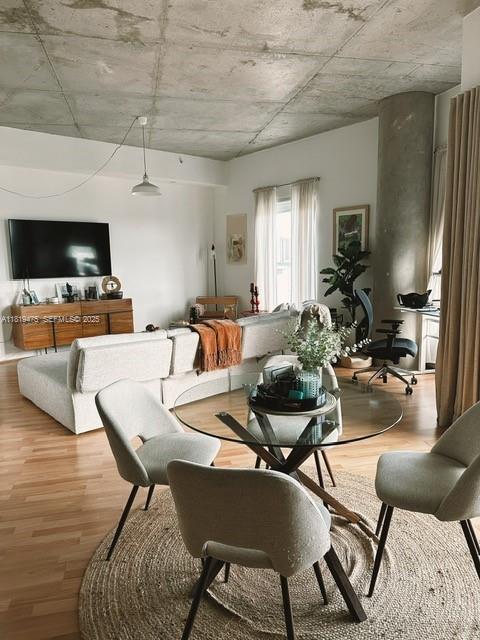 Building Photo - 10 SW South River Dr Unit 1606