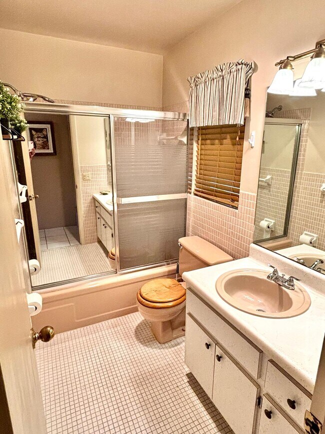 Photo - 2031 Dewey St