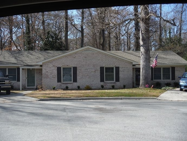 Photo - 110 Maplewood Ct Townhome