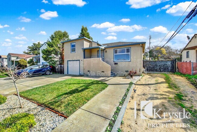 Photo - 2420 Alameda St