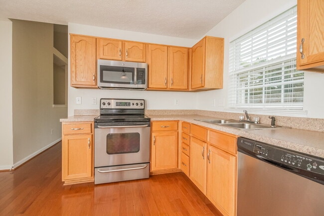 Photo - 1015 Mallory Ln