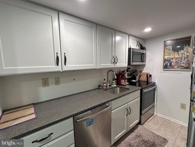 Photo - 1600 Prince St Unit 611