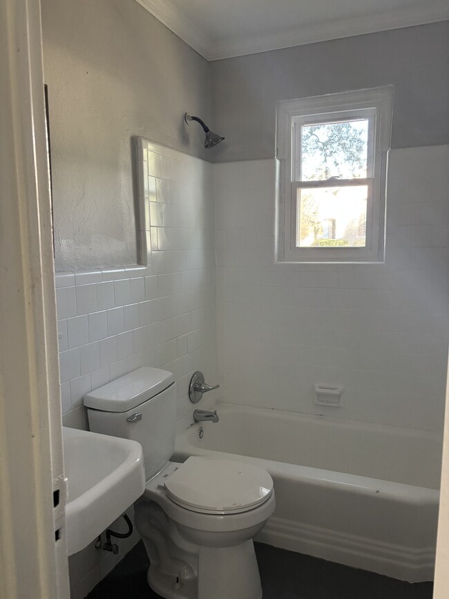 Photo - 1610 N Madison St