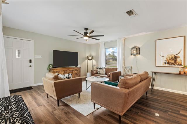 Photo - 301 Granada Calle St