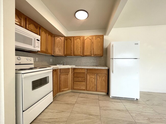 Photo - AVAILABLE NOW!  Lovely 1 Bed 1 Bath Apartm... Unit 02