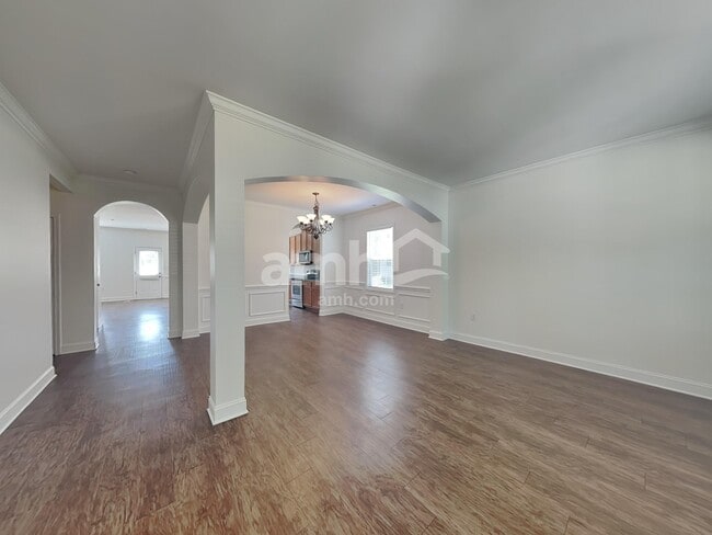 Photo - 1005 Theodore Ln