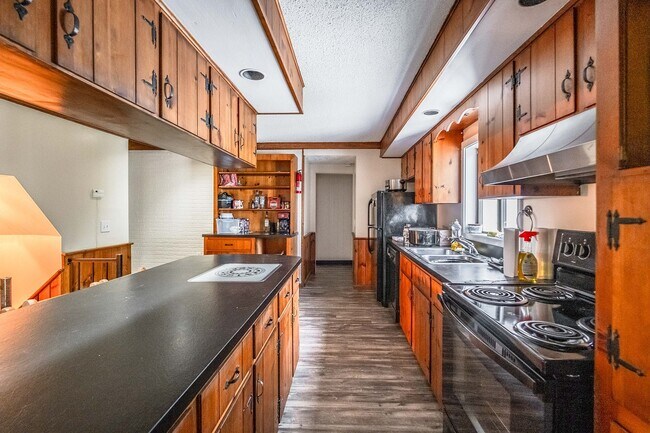 Photo - 12 Hathaway Street