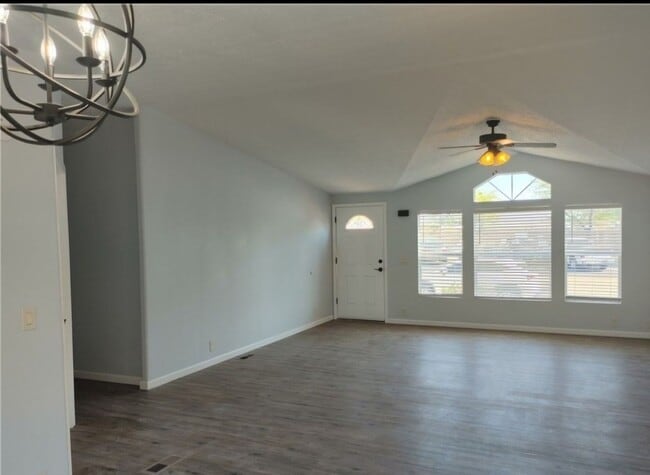 Photo - 5 Bedroom Home