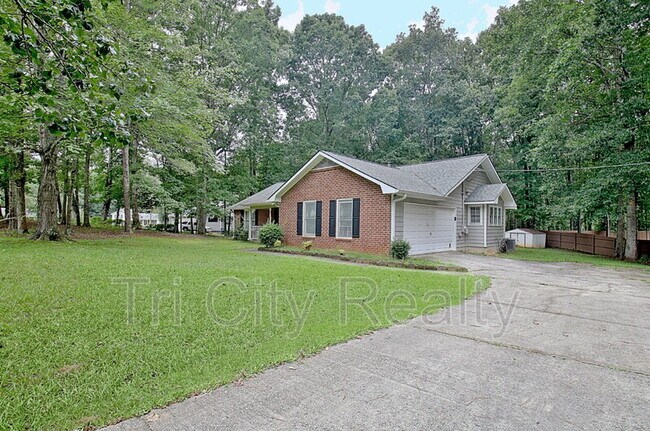 Photo - 135 Windham Way