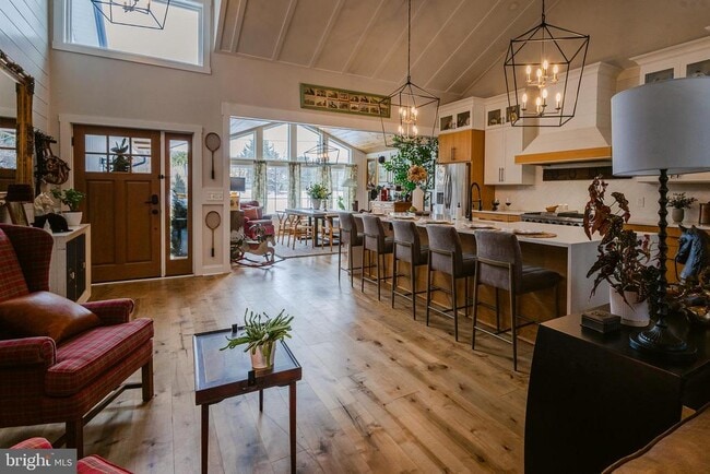 Photo - 13230 Falls Rd