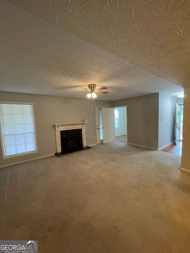 Photo - 6431 Oakleaf Way
