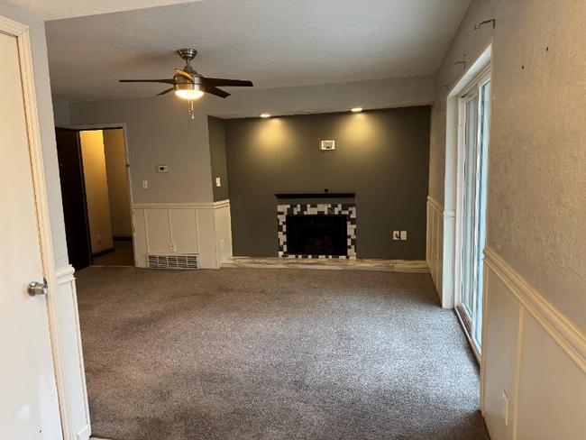 Photo - 5561 S Willow Ln Unit #B