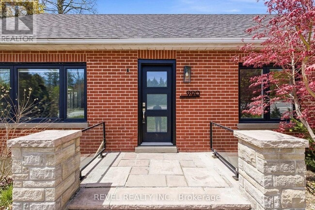 Photo - 990 Harmony Rd N