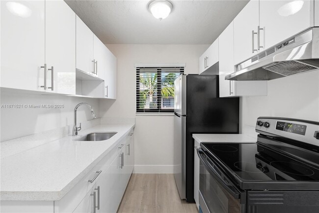 Photo - 1310 W 29th St Unit 29