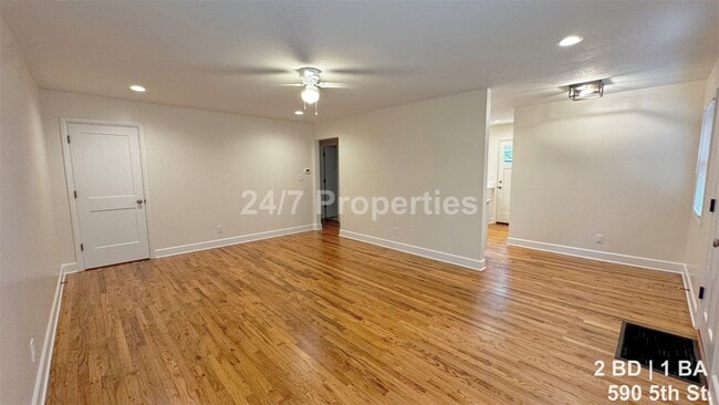 Photo - Remodeled 2 BD | 1 BA Duplex - First Edition Lake Oswego