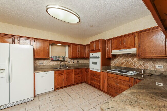 Photo - 534 Aspendale Dr