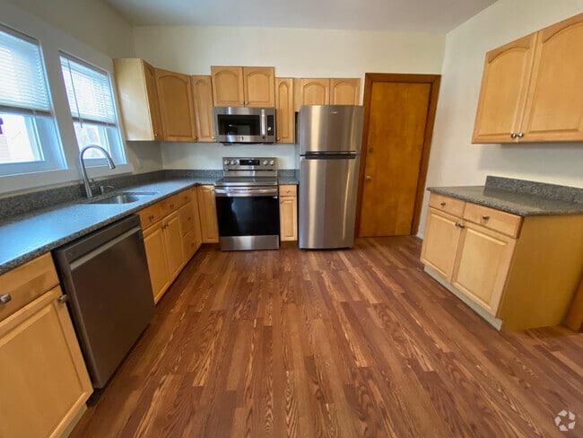 Building Photo - 24 Clyde Rd Unit 2 Rental