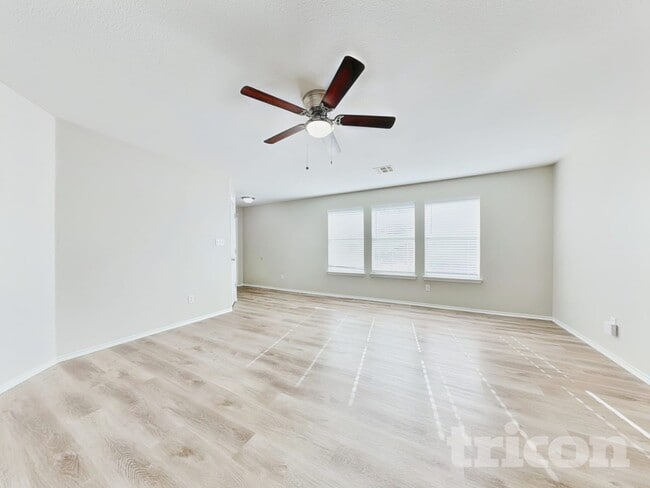 Photo - 201 Hereford St