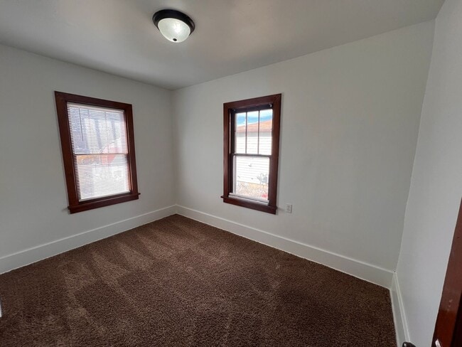 Photo - 333 N 5th St