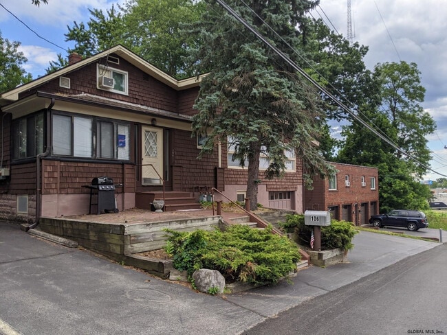 Photo - 106 Braintree St Unidad D