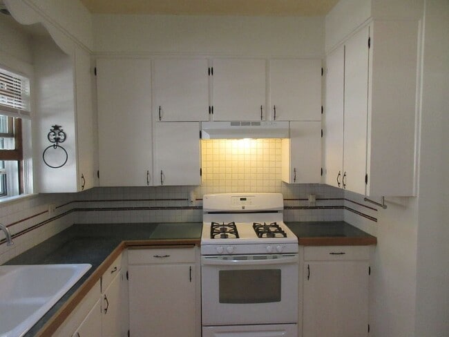 Photo - Charming Two Bedroom House by the Park