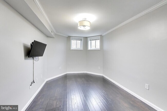 Photo - 1724 21st St NW