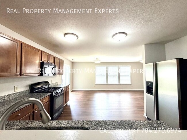 Photo - 8609 Old Potters Rd