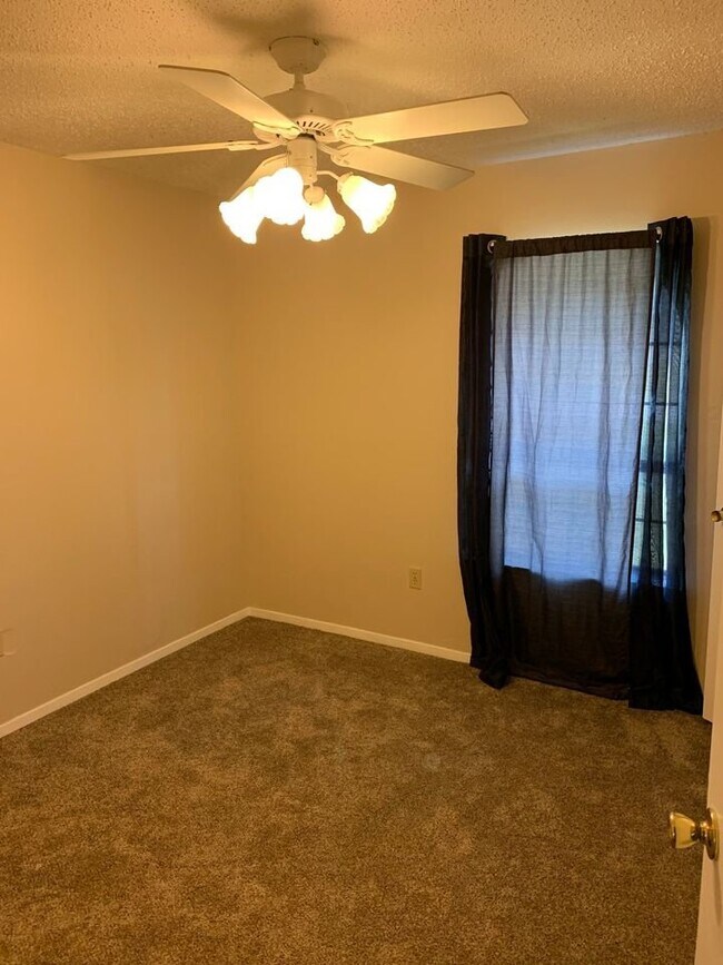 Photo - 123 Stone Dr