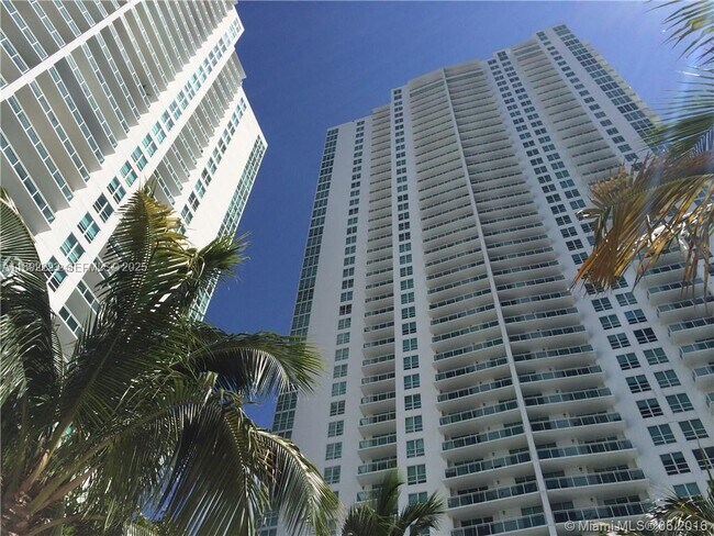 Building Photo - 951 Brickell Ave Unit 3810